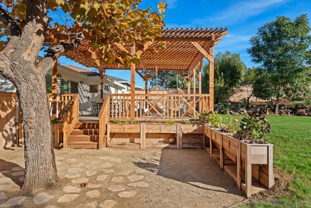 1155 Pepper Dr, El Cajon CA: https://media.crmls.org/mediaz/2f4d51e3-bd3a-4544-a5c3-02b270cf2b2a.jpg