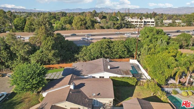 4656 Greenbush Avenue, Sherman Oaks CA: https://media.crmls.org/mediaz/2f4d524e-6de6-40bc-a80c-95c6909cc35d.jpg