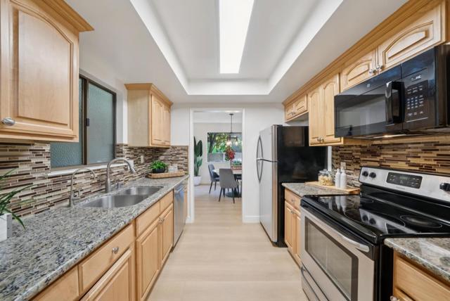 14333 Saratoga Avenue, Saratoga CA: https://media.crmls.org/mediaz/2f4eb3c2-9cb0-4024-a013-17d087e6eb0d.jpg