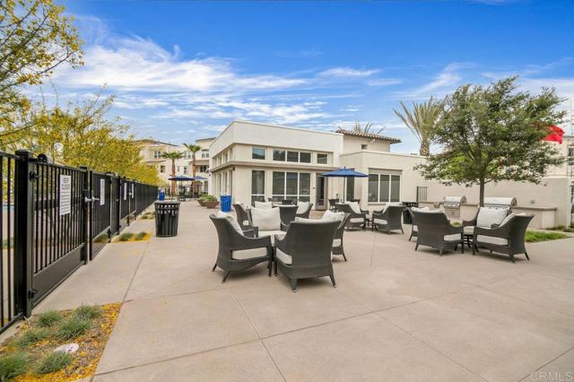 5140 Calle Sand Arch, San Diego CA: https://media.crmls.org/mediaz/2f4ed646-e2b4-45f5-bfcd-a697a7dcb2a9.jpg