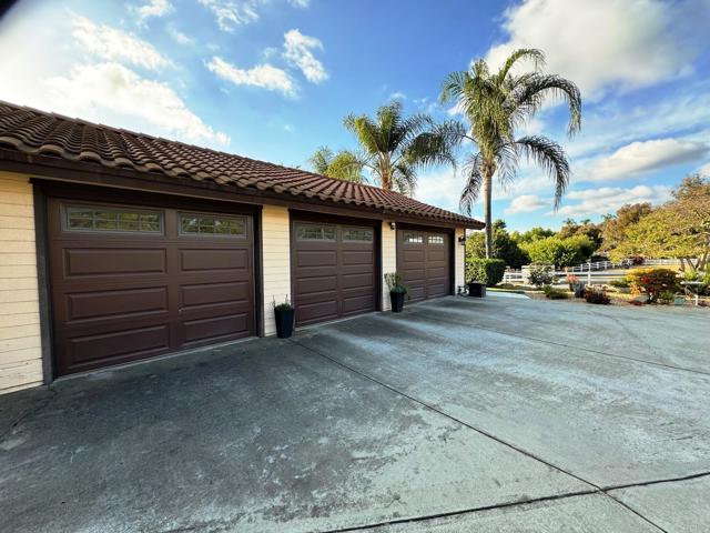 Detail Gallery Image 5 of 19 For 1028 Capra Way, Fallbrook,  CA 92028 - 3 Beds | 2/1 Baths