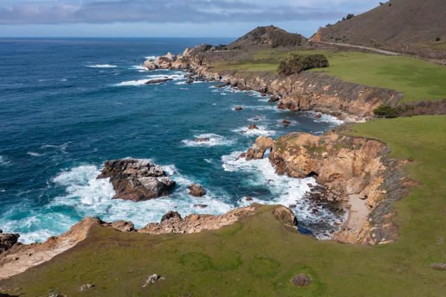 37305 Highway 1, Carmel CA: https://media.crmls.org/mediaz/2f4f57fc-5ad4-49fc-8a59-f8d867e615cb.jpg