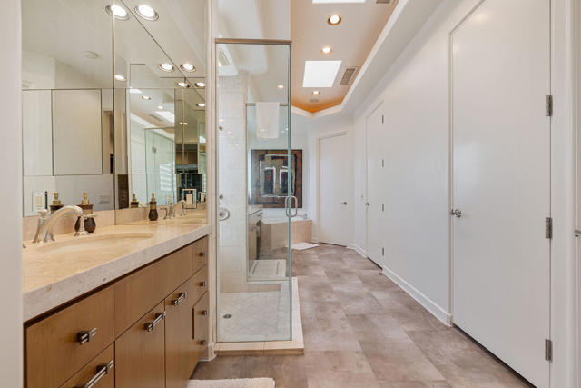 1134 Lake Vista, Palm Desert CA: https://media.crmls.org/mediaz/2f4f937d-b39f-428f-9967-6e2c6d9ffb45.jpg