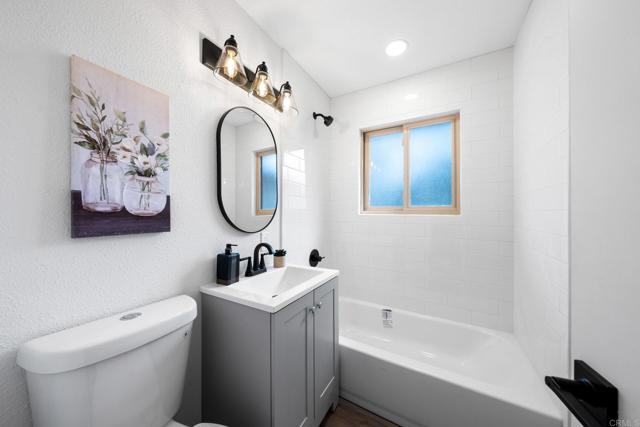 9121 Heatherdale Street, Santee CA: https://media.crmls.org/mediaz/2f4fc730-c7fc-44e3-bc80-c82fc348765a.jpg