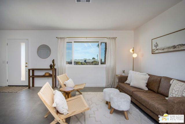 4742 Avenida La Flora Desierta, Joshua Tree CA: https://media.crmls.org/mediaz/2f4fc7cb-99d3-4f3d-b280-dd69654c1a0b.jpg