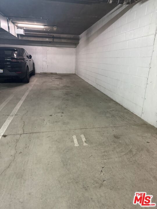 118 S Clark Drive, West Hollywood CA: https://media.crmls.org/mediaz/2f4fe8fe-762a-49c9-8f6d-046ca32a5bd4.jpg