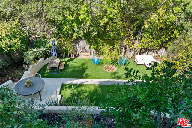 3631 Buena Park Drive, Studio City CA: https://media.crmls.org/mediaz/2f5018b3-bae9-47b1-9589-a2f423bbd84e.jpg