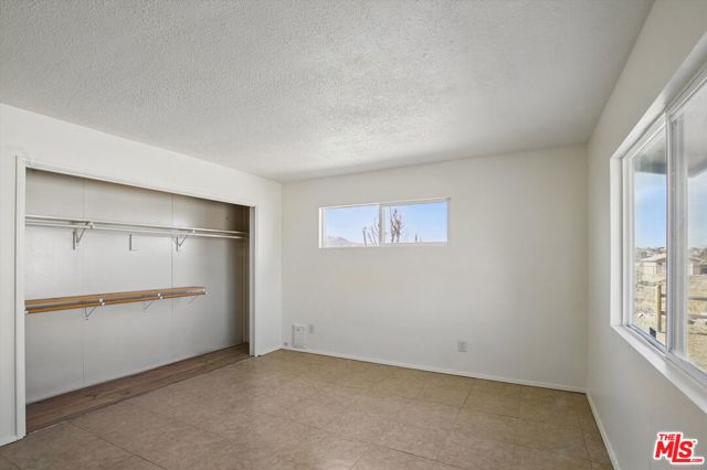 6391 Ruth Drive, Yucca Valley CA: https://media.crmls.org/mediaz/2f501d84-d3e5-4c8f-a0be-6722e9fdf3c2.jpg