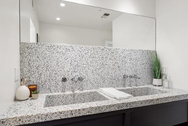 518 King Street, Santa Cruz CA: https://media.crmls.org/mediaz/2f50ed1a-2caa-4ef1-aa53-b9937cf6b353.jpg