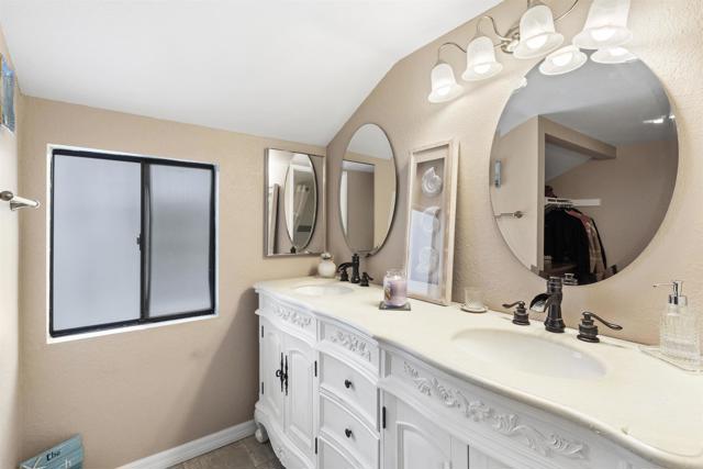 Home for Sale in Bonita