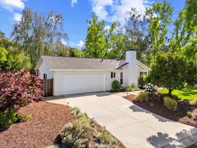 140 Stonybrook Road, Los Gatos CA: https://media.crmls.org/mediaz/2f5233e4-8cf1-4e63-a9bc-7dbde585951e.jpg