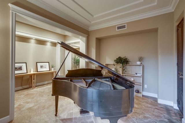 Detail Gallery Image 9 of 37 For 545 Quail Pointe Ln, Encinitas,  CA 92024 - 4 Beds | 3/1 Baths