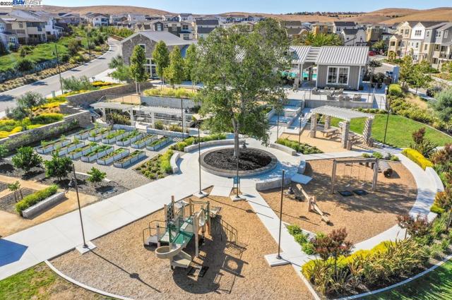 4026 Chalk Hill Way, Dublin CA: https://media.crmls.org/mediaz/2f52da0c-e82d-4ce8-b83f-96552b7a8d81.jpg