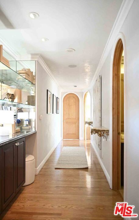 865 Comstock Avenue, Los Angeles CA: https://media.crmls.org/mediaz/2f52eacb-7867-4477-91f7-a1519a57c13c.jpg