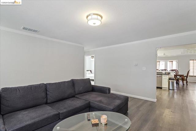 Image 3 of 40 For 79 Panoramic Avenue