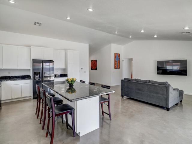 27420 Avenida Quintana, Cathedral City CA: https://media.crmls.org/mediaz/2f5386b6-8286-499d-8b24-e20af5d219de.jpg