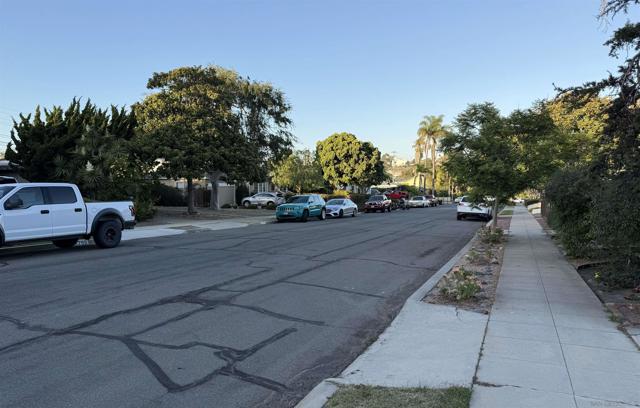 3761 Poe Street, San Diego CA: https://media.crmls.org/mediaz/2f541fb5-72c4-443c-9c54-8796c4c42aa1.jpg