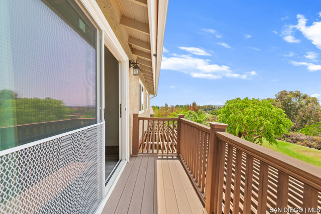 24231 Robledo, Mission Viejo CA: https://media.crmls.org/mediaz/2f543628-d1f0-483c-a53f-991454edf6e6.jpg