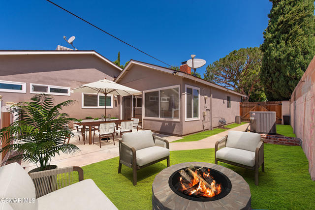 3268 Hilldale Avenue, Simi Valley CA: https://media.crmls.org/mediaz/2f547cab-976b-4f96-b267-09c49013d397.jpg