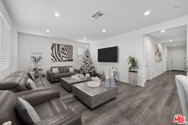 Image 24 of 31 For 6625 Ardmore Court