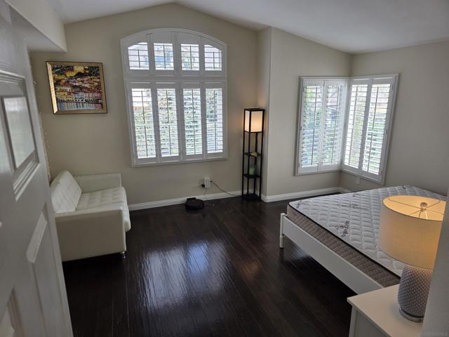 7444 Mason Heights Lane, San Diego CA: https://media.crmls.org/mediaz/2f559d39-7c32-4627-b7f2-1e2f7b761dff.jpg