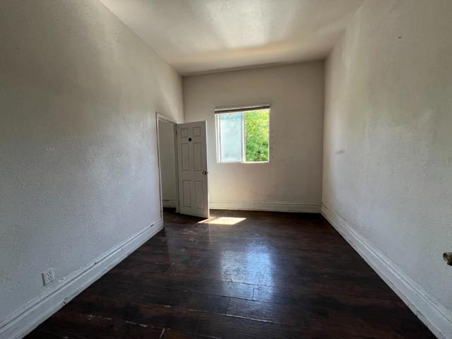 Image 8 of 11 For 933 Madison Street