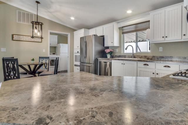 Detail Gallery Image 9 of 26 For 3909 Reche #65,  Fallbrook,  CA 92028 - 3 Beds | 2 Baths
