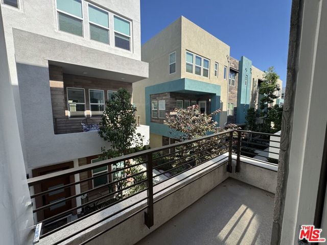 905 E Mason Lane, Anaheim CA: https://media.crmls.org/mediaz/2f56522a-a6dd-47f8-9c9e-60e4c2d77a57.jpg