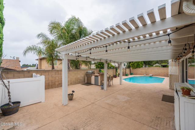 2705 N Broadmoor Avenue, Simi Valley CA: https://media.crmls.org/mediaz/2f5677d0-371f-418c-922d-b4cabf0fed22.jpg