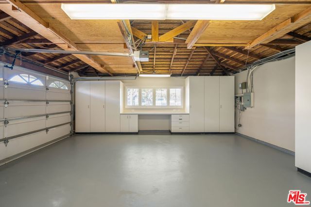 14972 CAMAROSA Drive, Pacific Palisades CA: https://media.crmls.org/mediaz/2f567992-79ce-4648-a921-57364b57f7e0.jpg