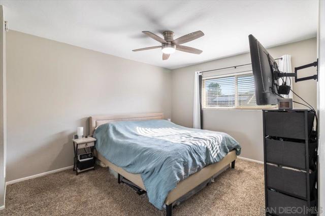 220 Eveningside Gln, Escondido CA: https://media.crmls.org/mediaz/2f5682d7-73ba-4a8f-ba89-5c2def59eea7.jpg