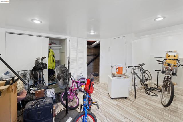 120 Sunset Ave, Vallejo CA: https://media.crmls.org/mediaz/2f57a4f3-8147-4125-9f23-1bf8e9d39594.jpg