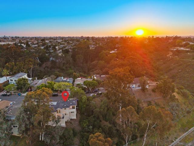 4865 39th Street, San Diego CA: https://media.crmls.org/mediaz/2f57d56b-862a-48b1-b5fa-b3b30abd7a5c.jpg