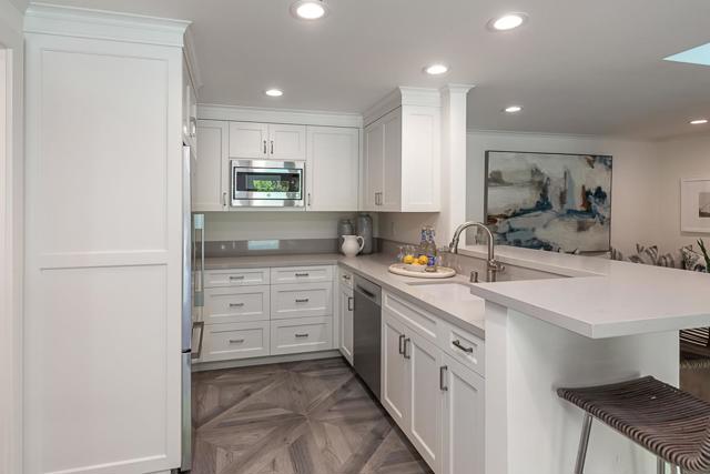 12791 Normandy Lane, Los Altos Hills CA: https://media.crmls.org/mediaz/2f58ee39-717c-416b-87eb-086342fc38c2.jpg