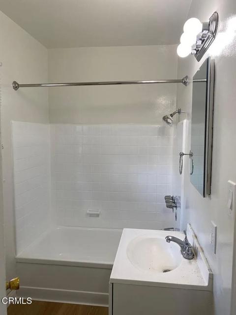 1420 E Wilson Avenue, Glendale CA: https://media.crmls.org/mediaz/2f5926da-b6b7-45fe-9032-196ce84b757e.jpg