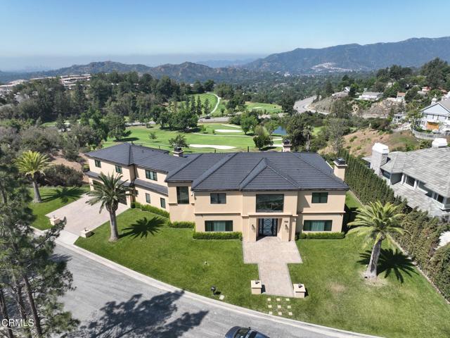 780 Greenridge Drive, La Canada Flintridge CA: https://media.crmls.org/mediaz/2f592701-3771-4cd6-a4e4-01f7cd798065.jpg