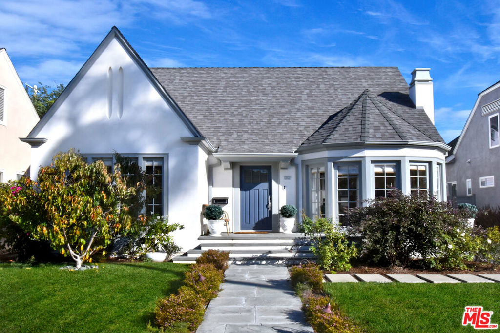 132 S Lucerne Boulevard, Los Angeles, CA 90004
