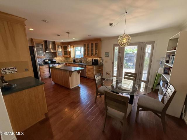 2340 Aldrich Circle, Thousand Oaks CA: https://media.crmls.org/mediaz/2f5987cc-0456-4172-9815-7520af667753.jpg