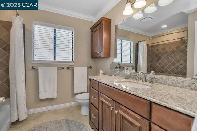 308 Bluerock Drive, Antioch CA: https://media.crmls.org/mediaz/2f5a33a5-a381-4ef7-9d81-876972bc7b92.jpg