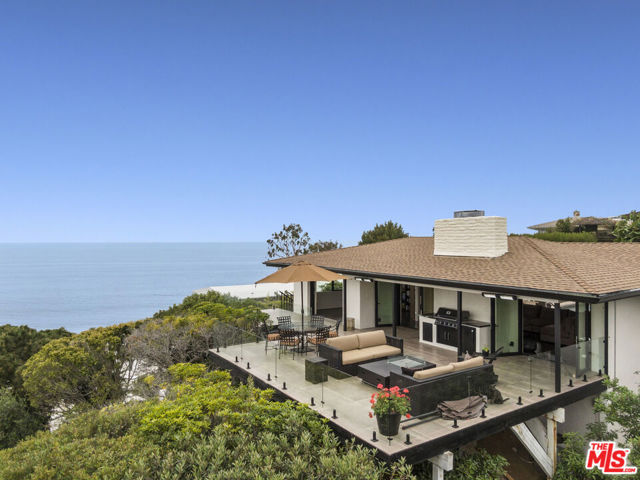 17438 Revello Drive, Pacific Palisades, CA 90272