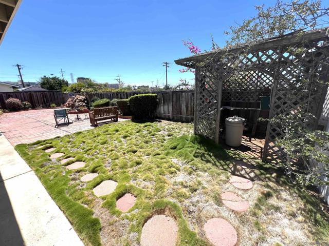 5055 Mount Frissell Dr, San Diego CA: https://media.crmls.org/mediaz/2f5a5b48-1465-4796-b866-149e8a2a5a39.jpg