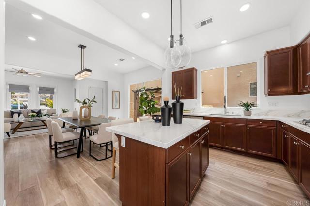 Detail Gallery Image 16 of 51 For 1686 Pember Ave, Chula Vista,  CA 91913 - 4 Beds | 3/1 Baths