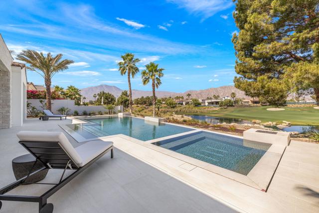 53603 Via Mallorca, La Quinta CA: https://media.crmls.org/mediaz/2f5add20-1891-42d9-9081-00f06eec4b52.jpg
