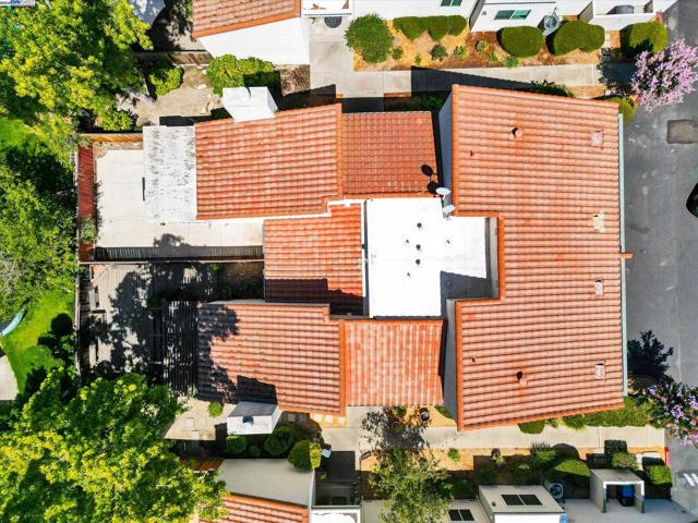4374 Valley Ave, Pleasanton CA: https://media.crmls.org/mediaz/2f5ccb39-d465-4541-a42c-4c903d5eb227.jpg