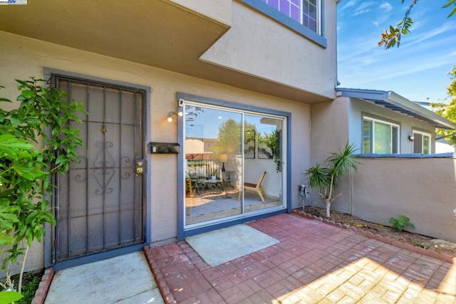 4312 Solano Way, Union City CA: https://media.crmls.org/mediaz/2f5e0be7-c8b6-4bbe-b045-0a1a94cd3729.jpg