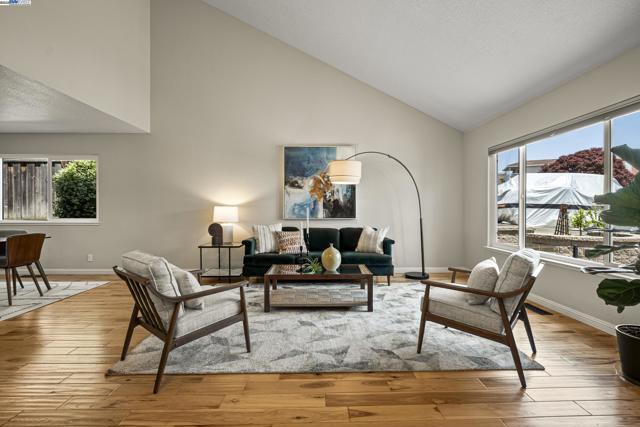 6408 Boone Dr, Castro Valley CA: https://media.crmls.org/mediaz/2f5e7c54-250e-42c0-8f73-369bdaebabfd.jpg