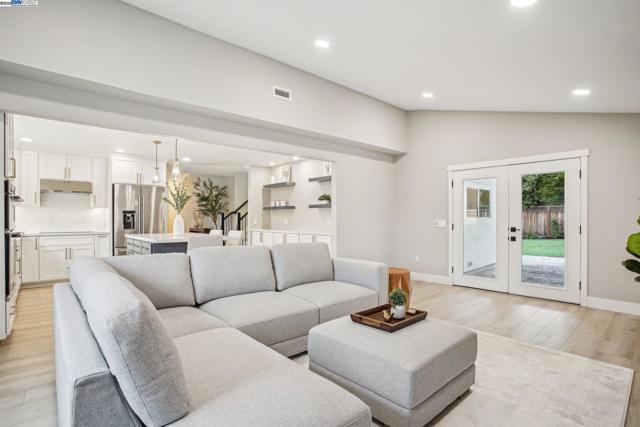 5169 Lillian Ct, Livermore CA: https://media.crmls.org/mediaz/2f5e8940-6d08-46e4-9b0d-f9070ea87fc5.jpg
