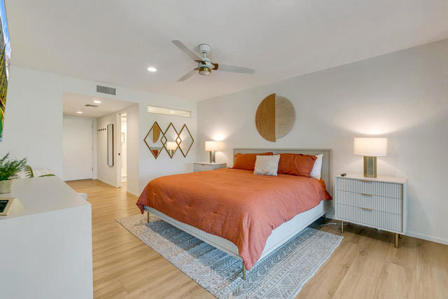 73879 Club Circle Dr, Palm Desert CA: https://media.crmls.org/mediaz/2f5ea3a1-88bc-4bd0-ac11-b63f1b2c2e86.jpg