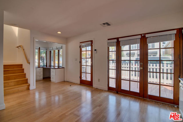 127 Abalone Avenue, Newport Beach CA: https://media.crmls.org/mediaz/2f5f5036-a745-4cc4-a380-8a754b89f849.jpg
