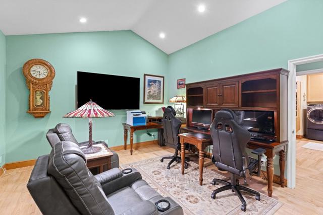 6915 Redwood Retreat Road, Gilroy CA: https://media.crmls.org/mediaz/2f5f57ef-da05-43b0-97db-04c0b97a7428.jpg